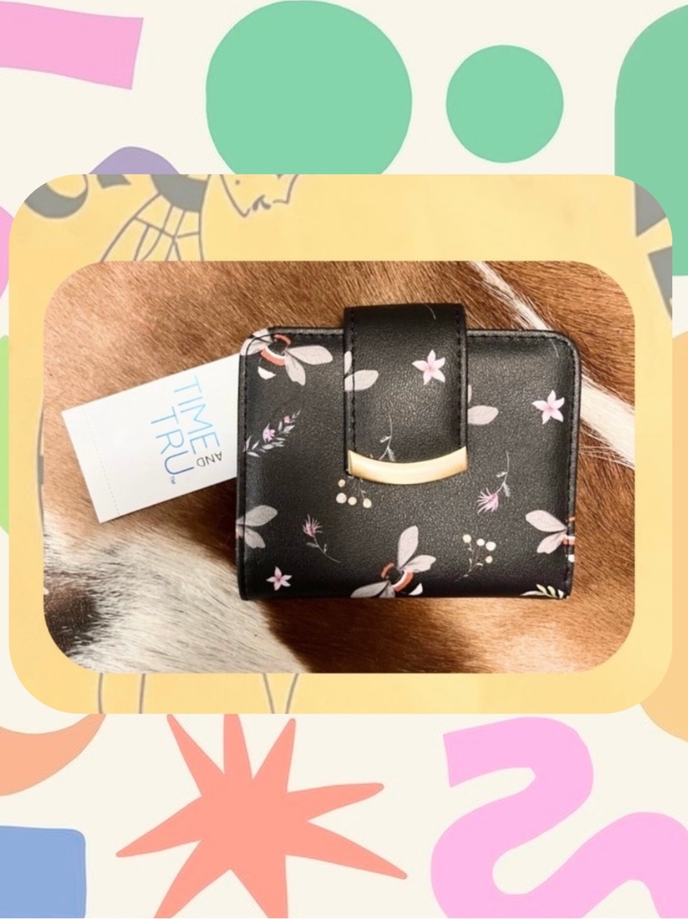 🎉🎉Time & Tru Black Floral & Bee print Vinyl Two Fold Wallet